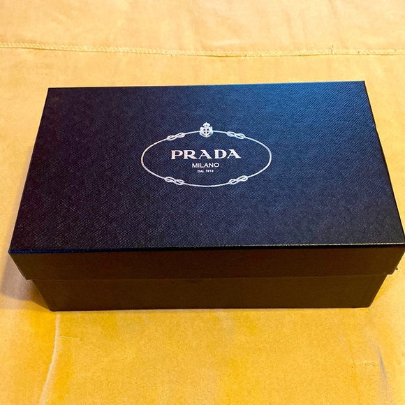 PRADA shoe box - Picture 1 of 8